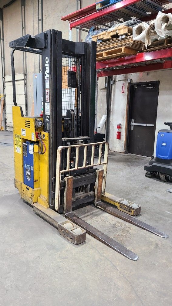 2006 Yale Reach Lift