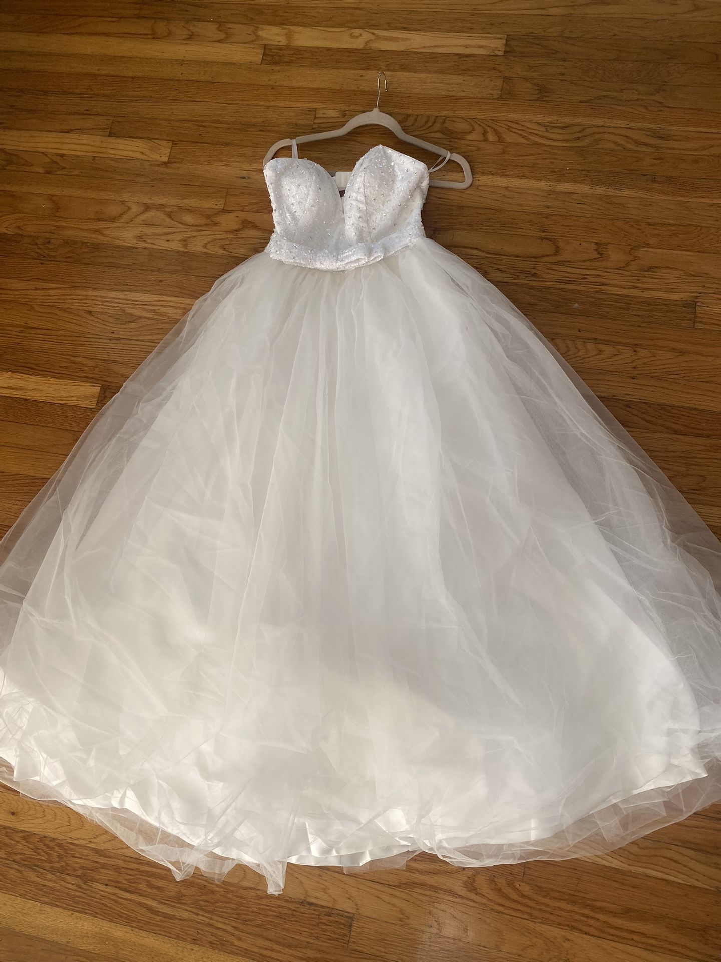 Hebeos Wedding Dress size M