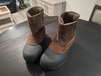 Snow boots