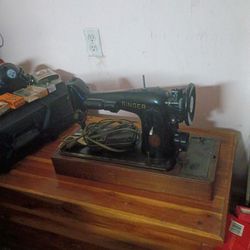 Singer Antique Sewing Machine 