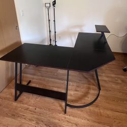 Corner Desk