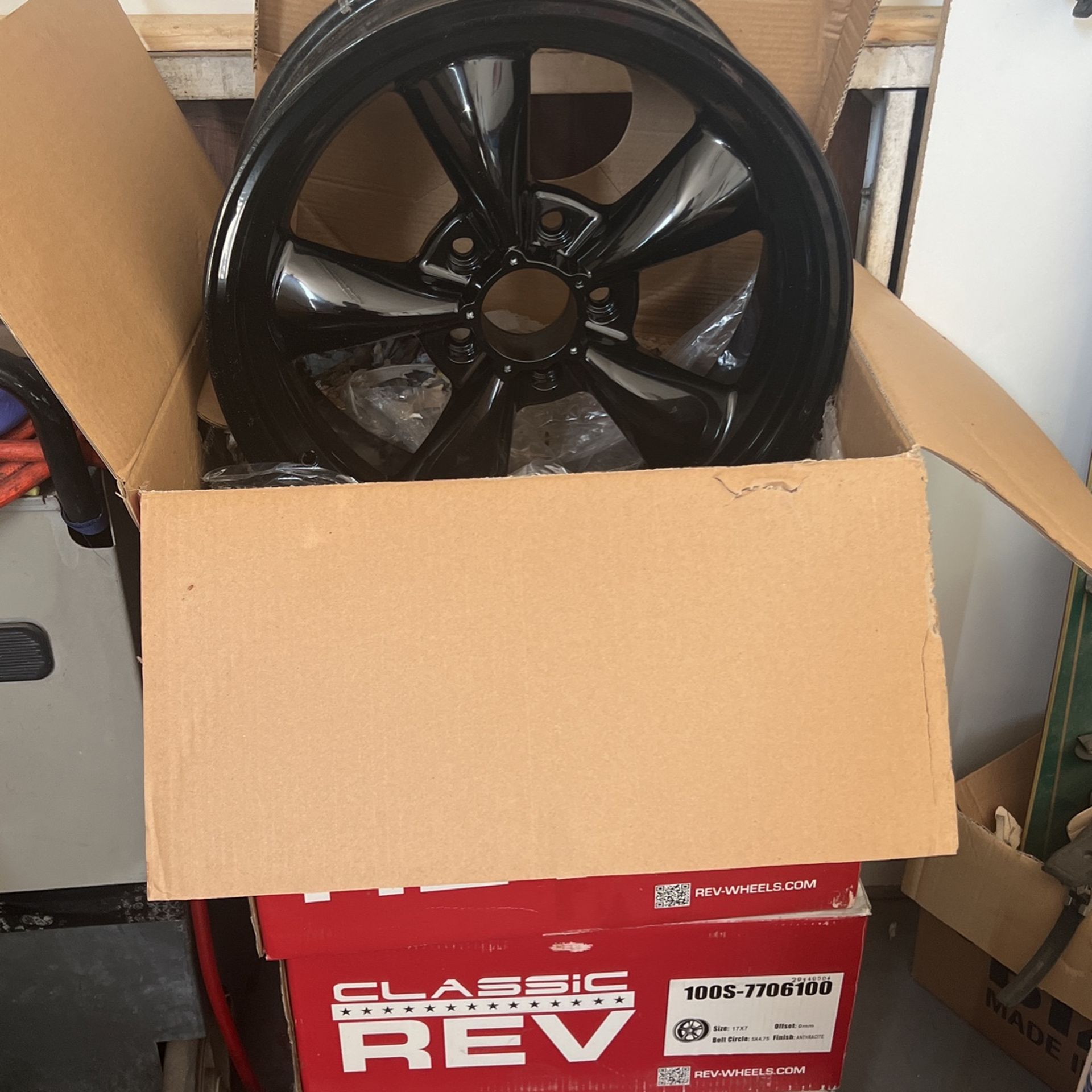 REV WHEELS 100 CLASSIC SERIES - 17X7 - 4 - 5X4.75