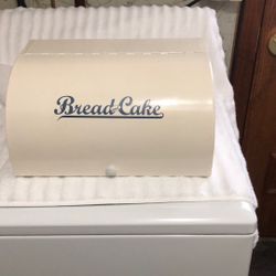 Vintage Bread and Cake Box