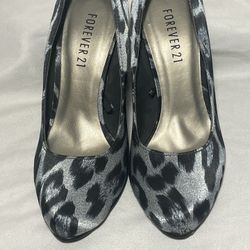 Forever 21 Shoes Women’s Size 6.5