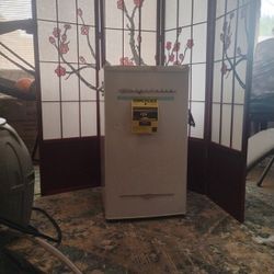  Mini Refrigerator