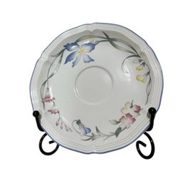 Villeroy & Boch 12 Cups, 12 Saucers, 2 Bowls, Creamer & Sugar Bowl.