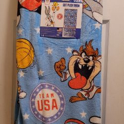 Looney Tunes Throw Blanket X Team USA Olympic Plush 50”x 70” Bugs Bunny, Taz 