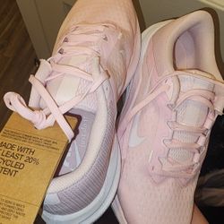 Nike Women's Pink Shoes