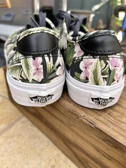 Pin by ⋆ ʚ♡ɞ ⋆ on SHOES  Vans shoes fashion, Custom vans shoes