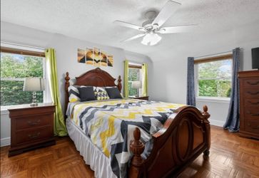 Queen Size Antique Bedroom Sets from Raymond and Flanigan.