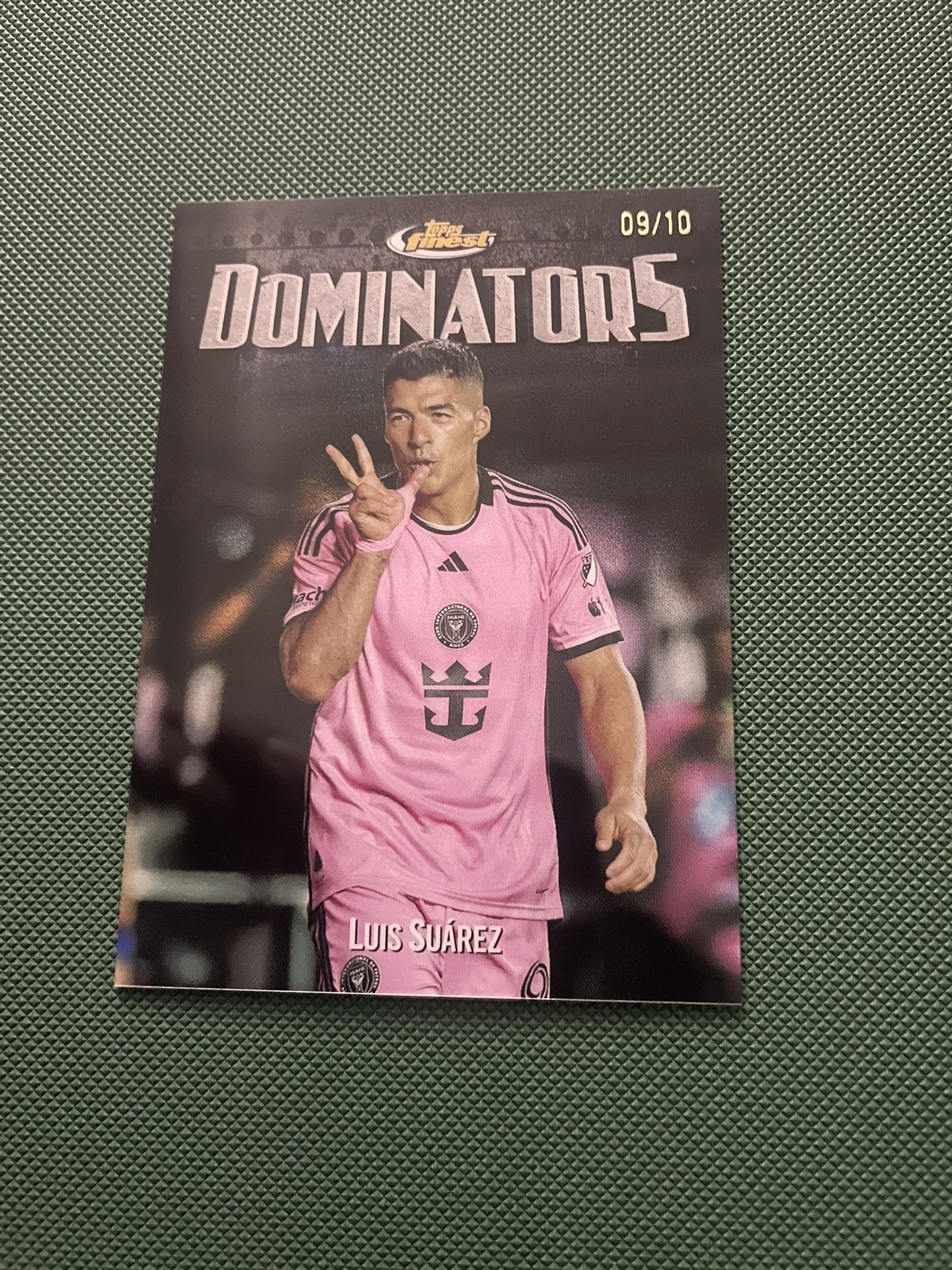 2024 Topps Finest MLS Inter Miami Luis Suarez Dominators Black Refractor /10