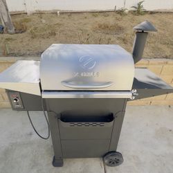 Smoker grill  ( Z Grill)