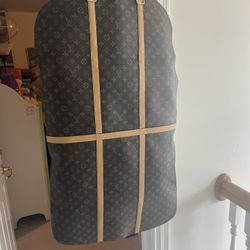 Louis Vuitton Travel Garment Bag for Sale in Cleveland, OH - OfferUp