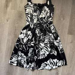 WHITE HOUSE BLACK MARKET Fit & Flare Dress Size 2