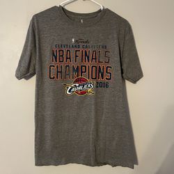 2016 Cleveland Cavs NBA Champions Grey T shirt men’s medium 