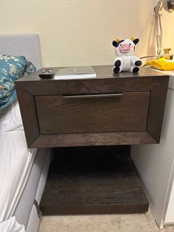 Night stand w/ outlet
