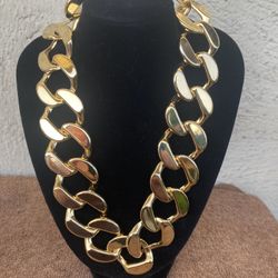 Vintage Chunky Gold Tone Wide Link Necklace 3 Piece Set .