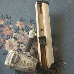 Hitachi Plastic Collated Nail Gun 