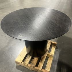 Round Table