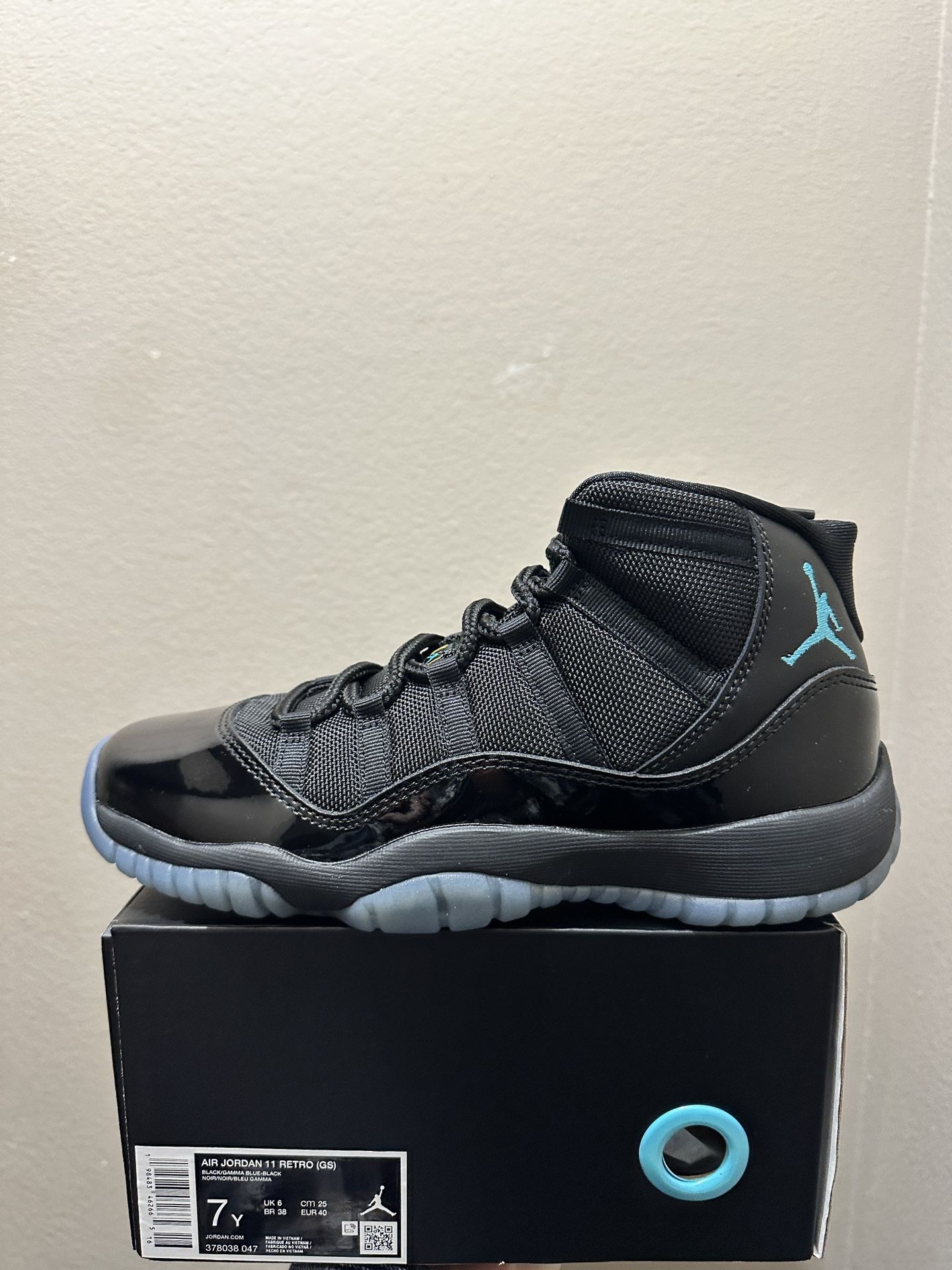 Grade School Jordan Retro 11 Size 7y Gamma Blue