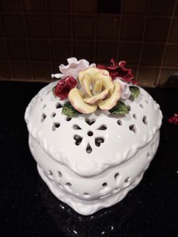 Vintage Ceramic Trinket Box