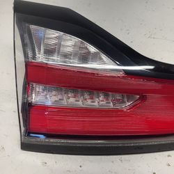 2019-2024 Ford Edge passenger side OEM taillight