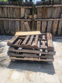 Free pallets and wood.