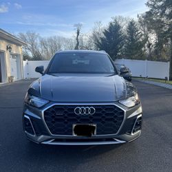 Audi Q5 Prestige S-Model.  4 Cylinder Turbo. 