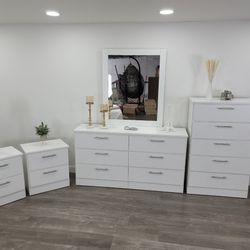 Dresser Whit Mirror, Chest And 2 Nightstands - Cómoda Con Espejo, Gavetero Y 2 Mesitas De Noche 