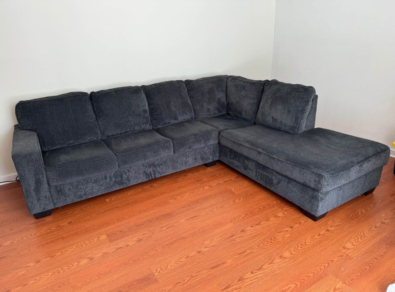 Sectional Couch With Chaise
