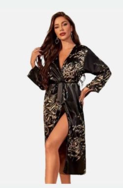 Elegant Floral Print Satin Bathrobe for Women – V-Neck Luxury Sleepwear with Belt, Soft & Cozy Robe for All Season