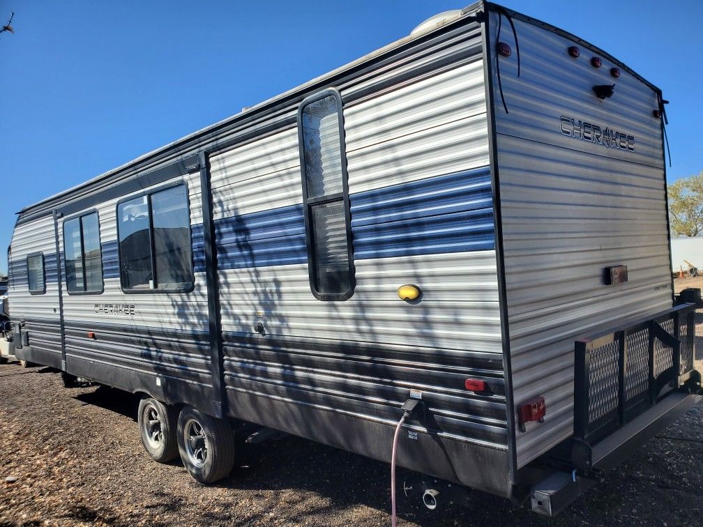 2021 Cherokee 29ft bunk bed trailer 6500 lb sleeps 10
