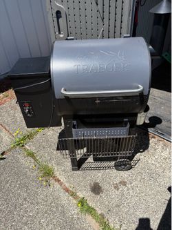 Traeger Grill & Smoker