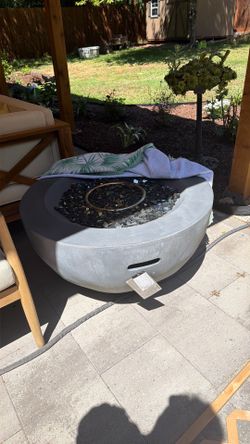 Gas fire pit