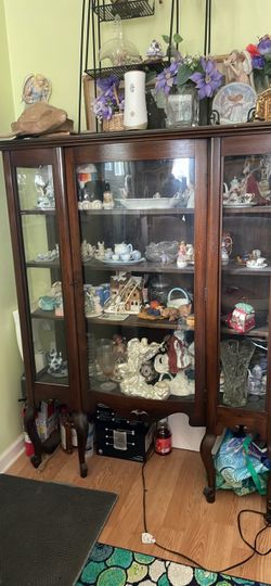 Beautiful curio cabinet