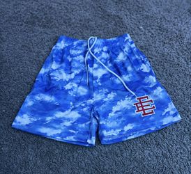 Blue cloud sky EE shorts size medium