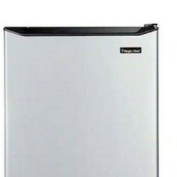 4.5 cu. ft. Mini Fridge with True Freezer in Stainless Look retail  $250 