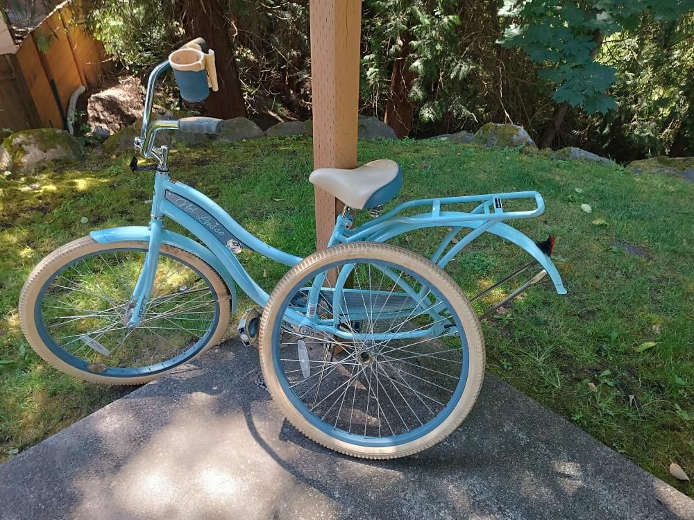 🚲 Huffy Nel Lusso Cruiser Bike – Needs Rear Wheel Replacement – $75 OBO