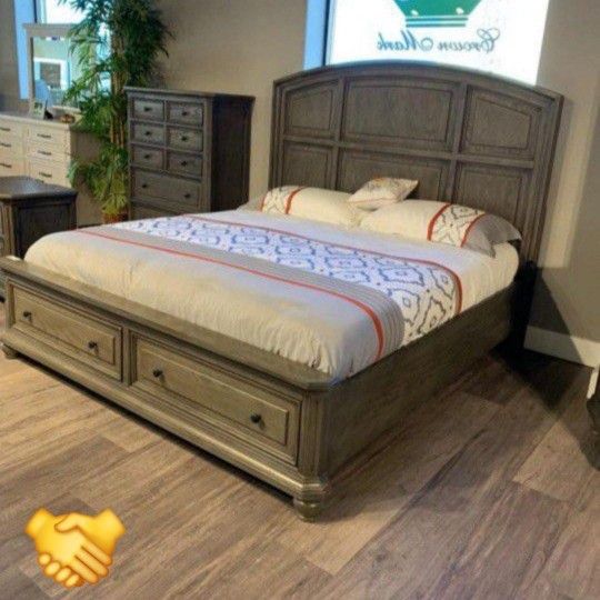 LAVONIA STORAGE BEDROOM SET QUEEN OR KİNG BED DRESSER NIGHTSTAND AND MİRROR WİTH İNTEREST FREE PAYMENT OPTİONS 