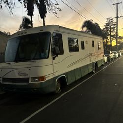 33 ft. RV  Chevrolet Cruise Master 