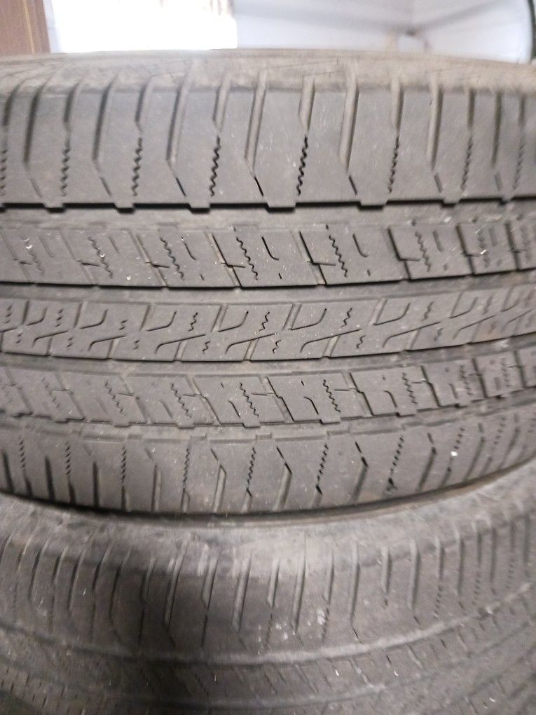 4 Pathfinder 265x60x18 Tires