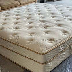 Saatva Classic 11.5" King Size Mattress  - Perfect Condition 
