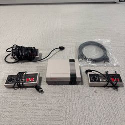 Nintendo NES Classic Edition + 3 Controllers + New HDMI Cable