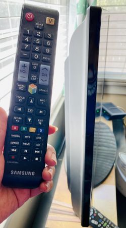 Samsung UN40EH5300: 40”, 1080P, 60 Hz LED HDTV, Black