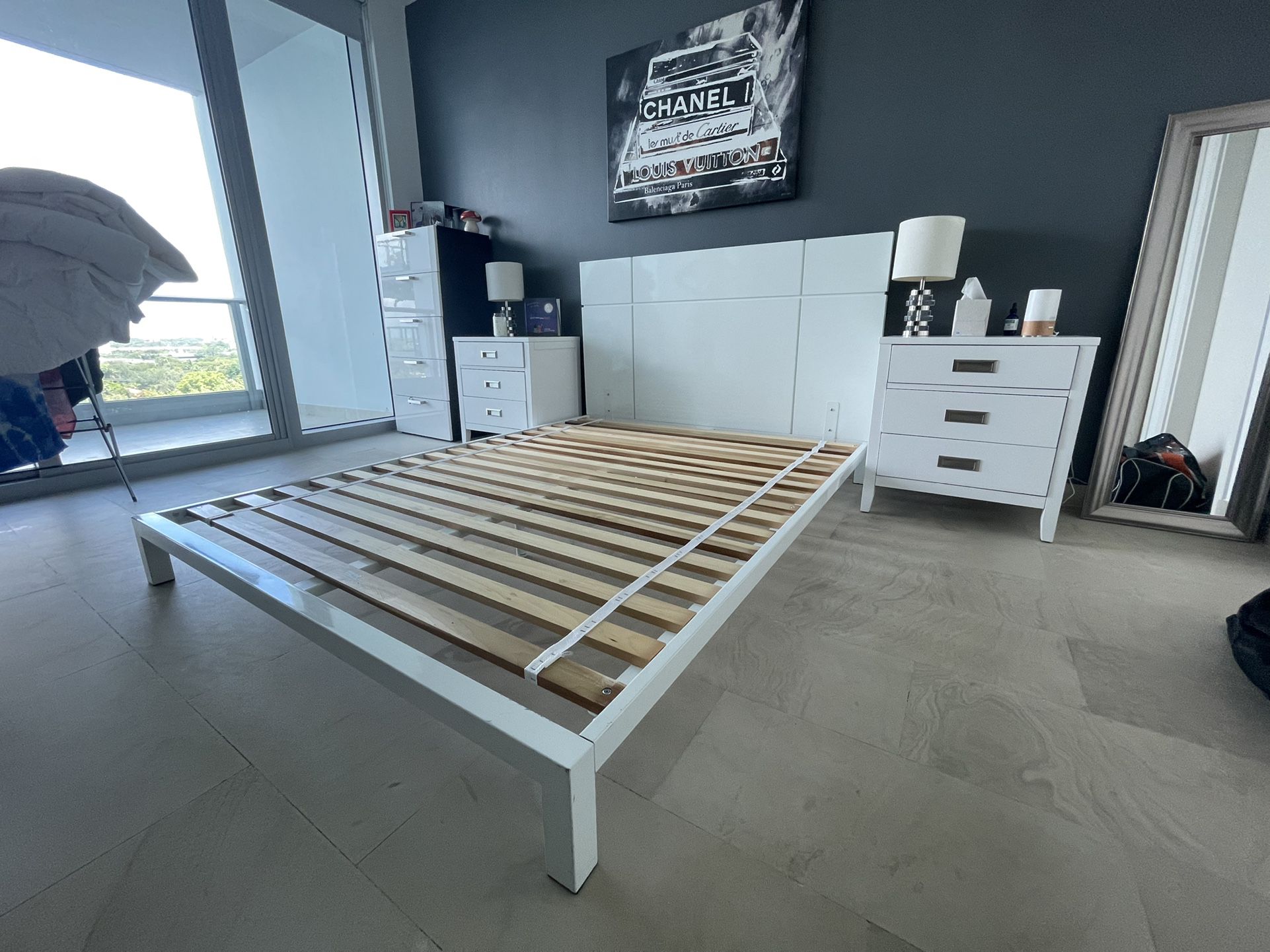 White Formica Bed Frame for Sale in Miami, FL - OfferUp