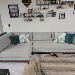 Sectional Couch/Sofa with Chaise