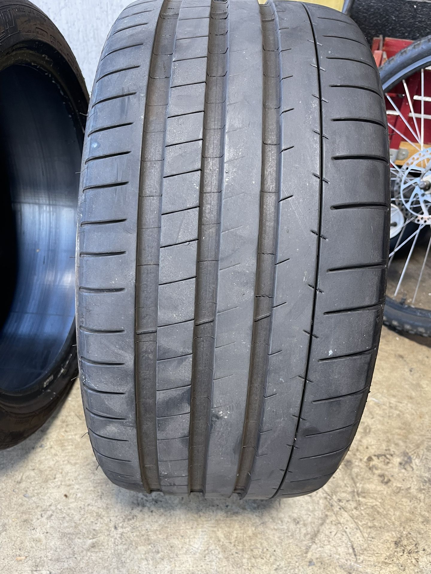 Tires Michelin Pilot Super Sport 265/35/19