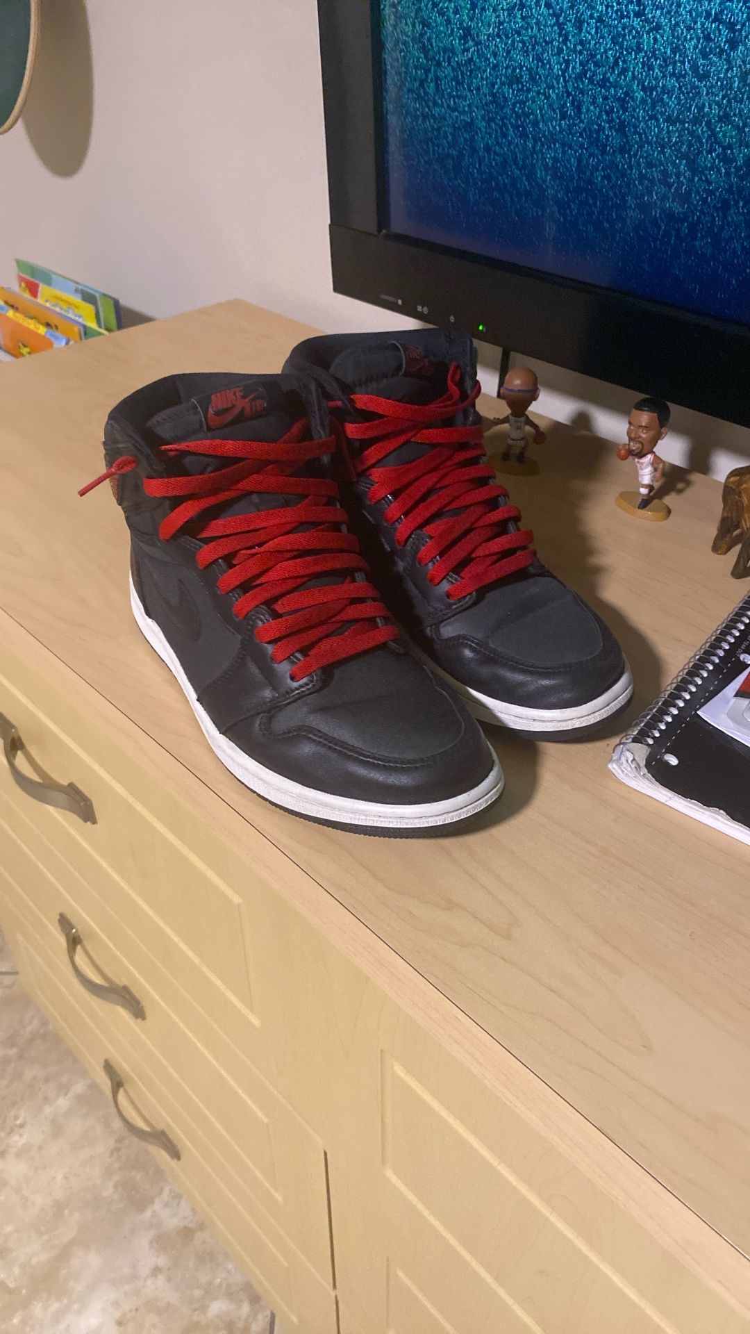jordan 1 satin gym red