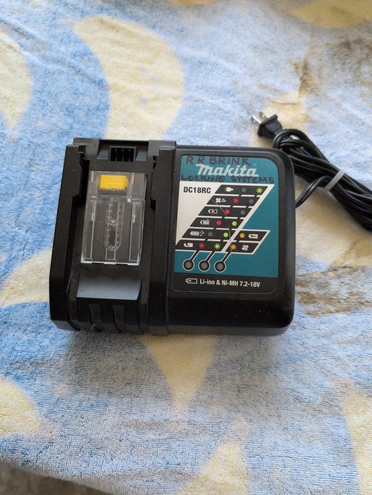 Makita Charger