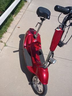 Scooter eléctrica para niños en buenas condiciones